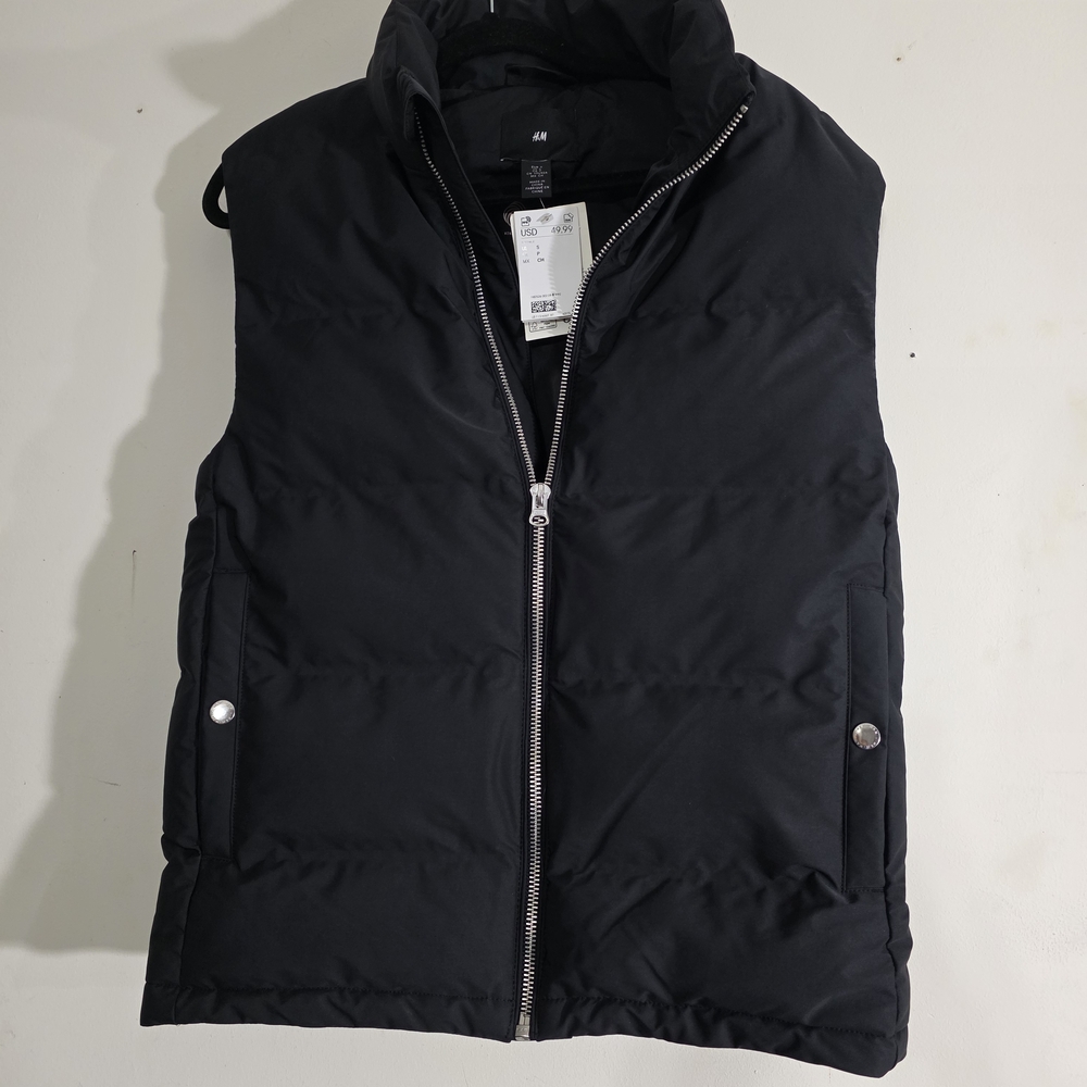 H&M Black Quilted Vest